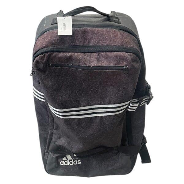 Adidase suur kohver